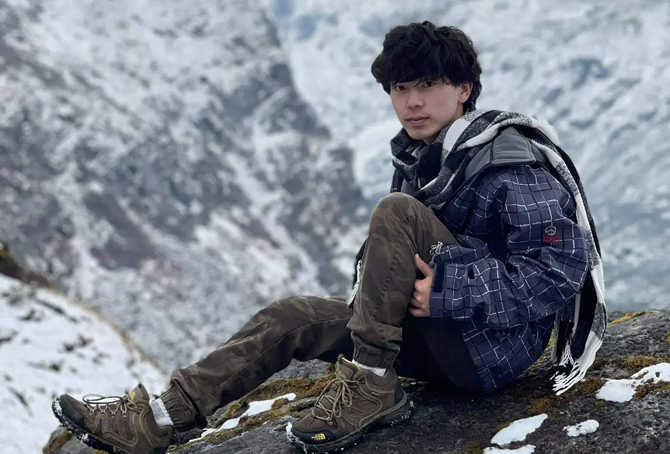 Jimba is climbing in Himalaya