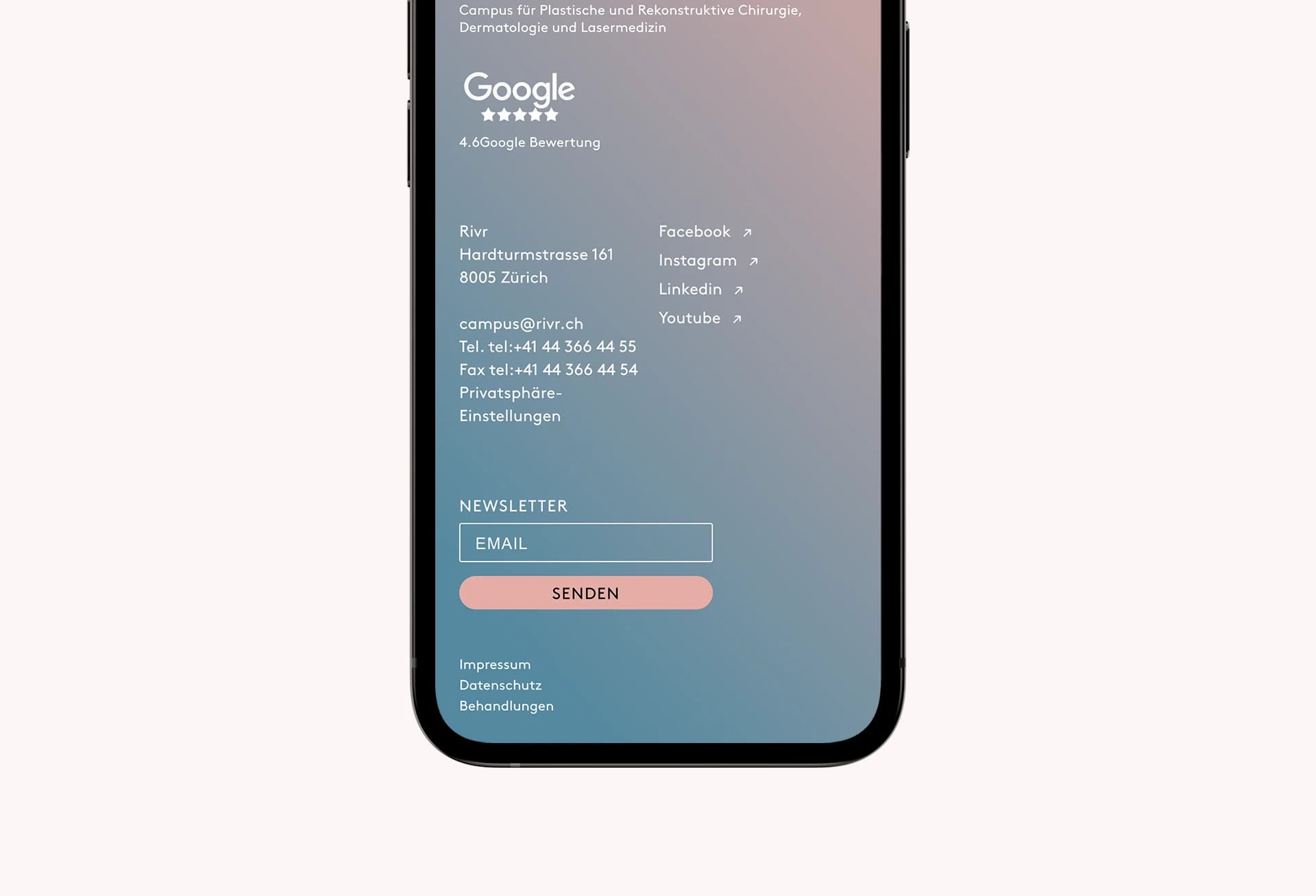 Smartphone-Ansicht der rivr-Website mit Kontaktinformationen, Adresse in Zürich, Social-Media-Links und Newsletter-Anmeldung.